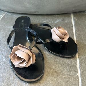 Valentino jelly rosette flip flop size 36. Used in fantastic condition